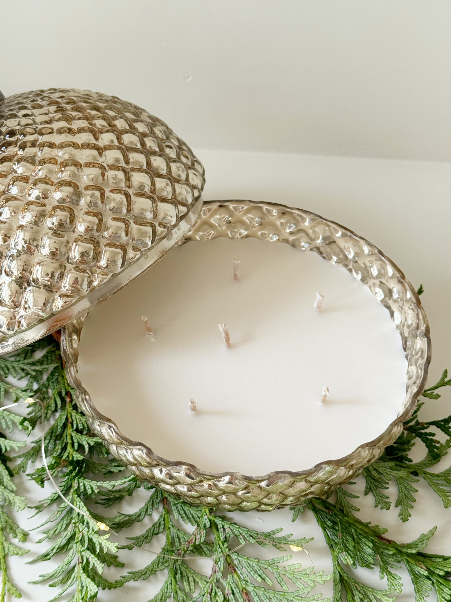 Bougie boule de noël - ÉCAILLES