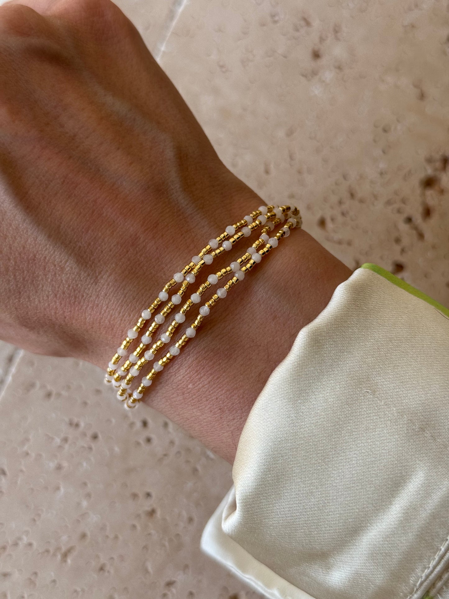 Bracelet muti-rangs, GIOU