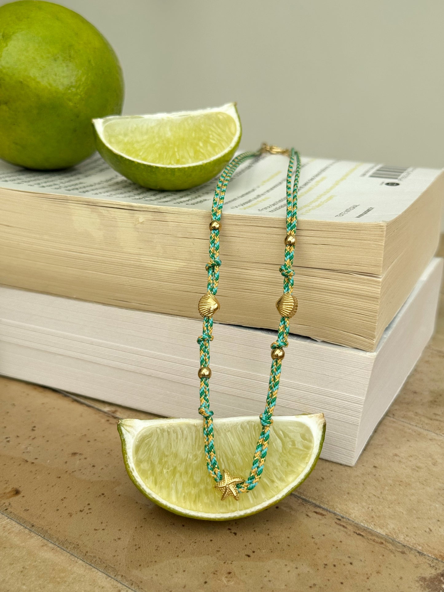 Collier bleu - CALVI