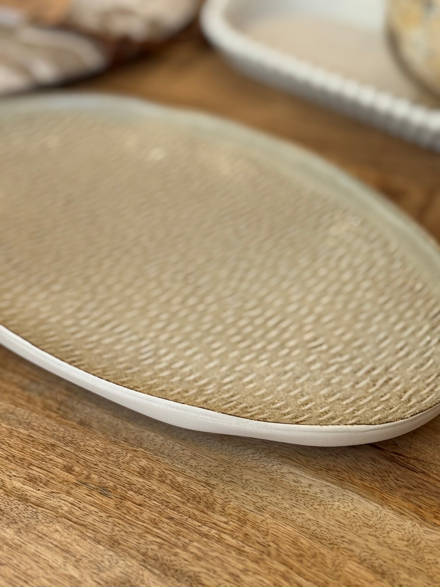 Plat beige, MIKI 33x24 cm