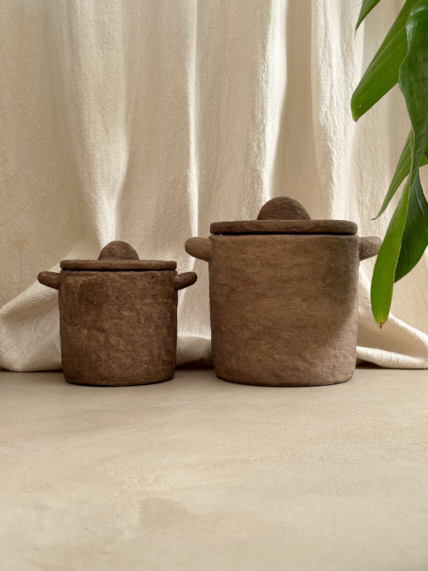Pot ciment - MARRON