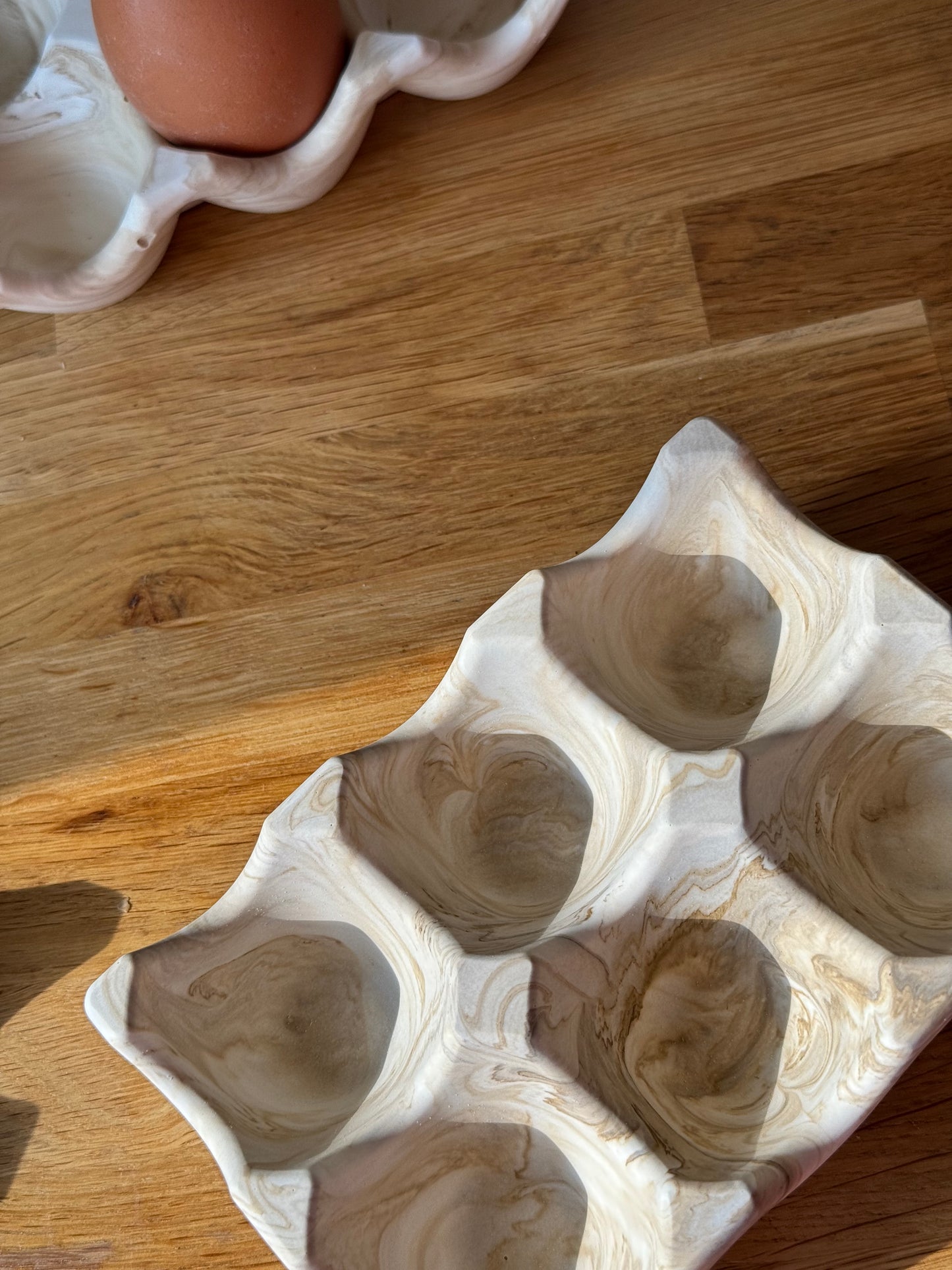 Range-oeufs marbré beige
