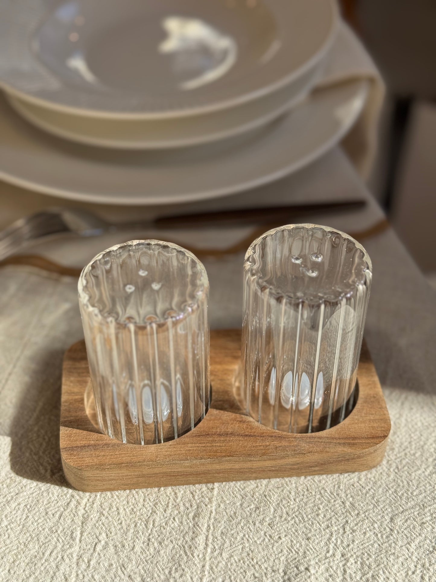 Salière / poivrière, verre STRIÉ