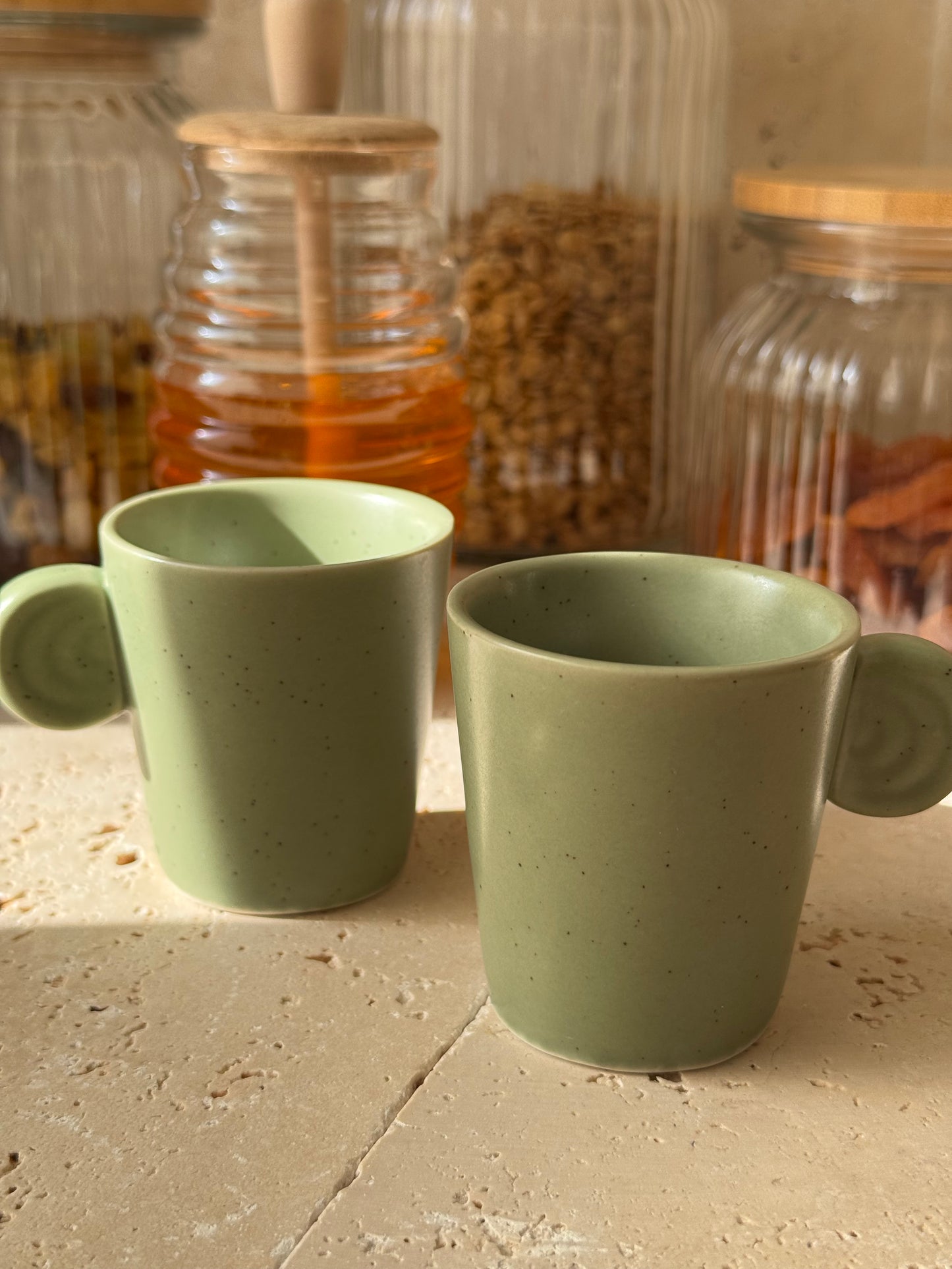 Tasse en céramique vert, CERA vendue par 2