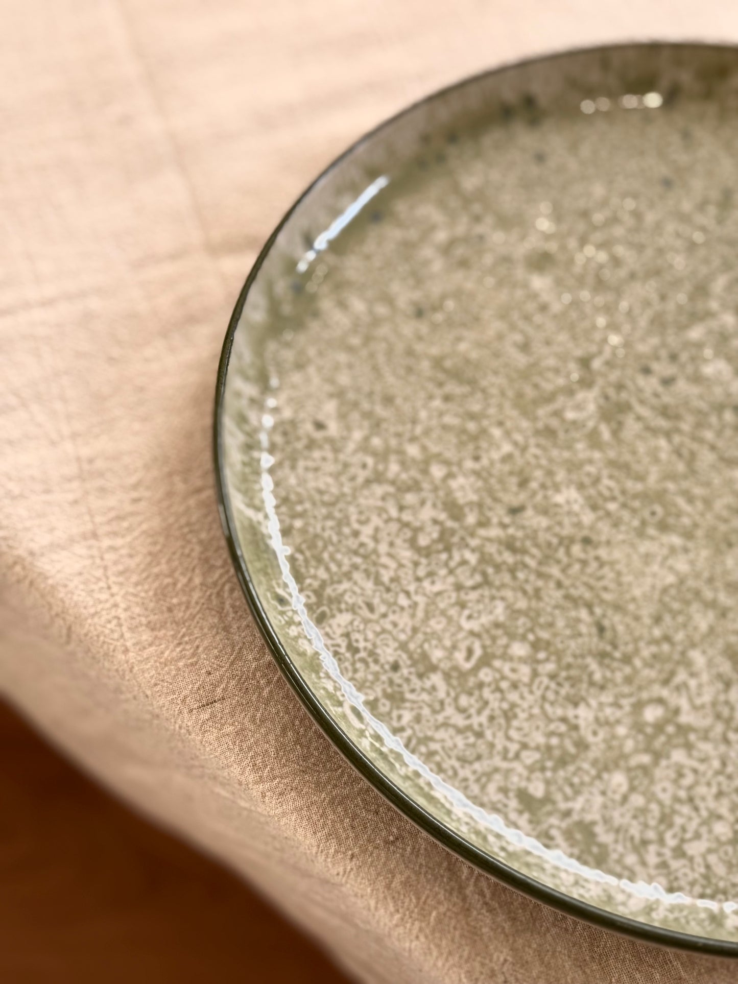 Assiette à dîner grès, GRAVEL vendue par 2