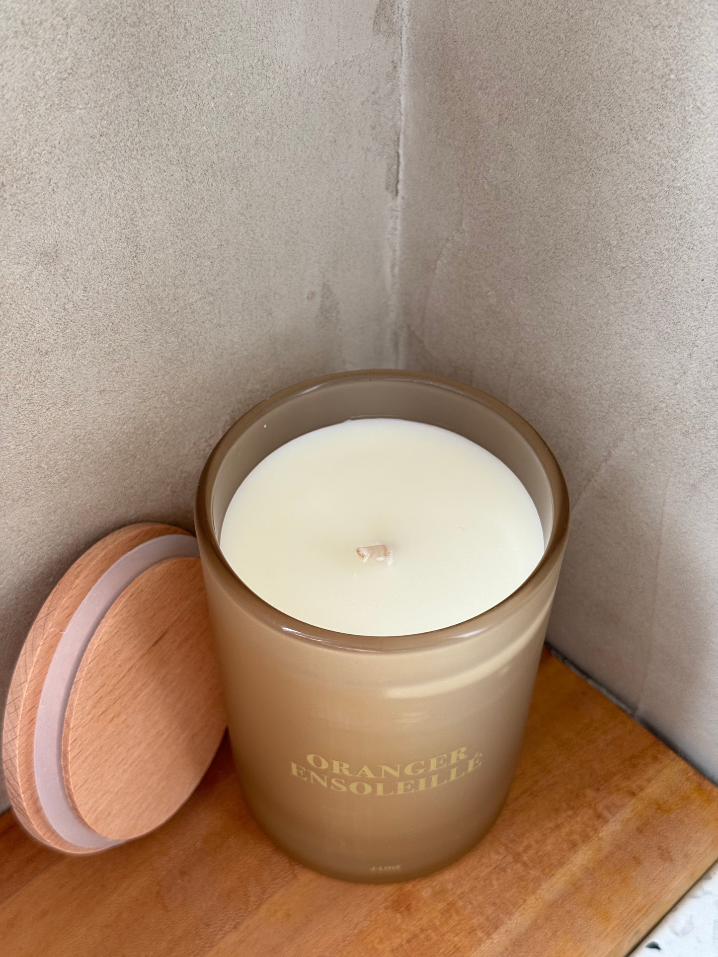 Bougie oranger ensoleillé