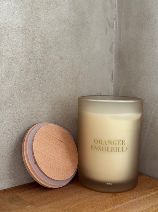 Bougie oranger ensoleillé