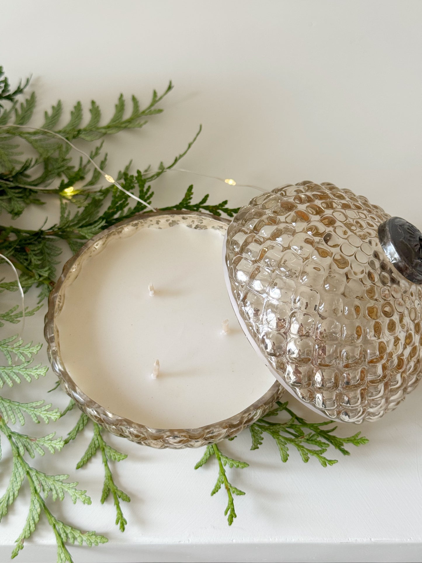 Bougie boule de noël - ÉCAILLES