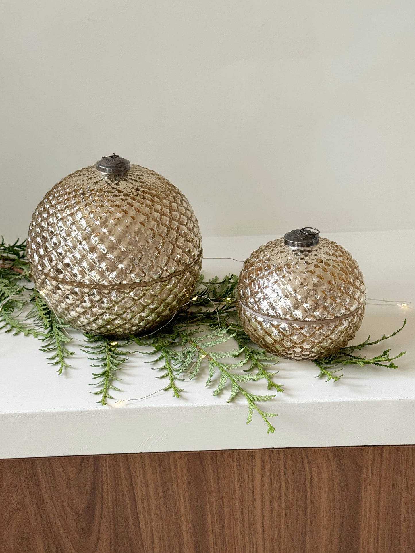 Bougie boule de noël - ÉCAILLES