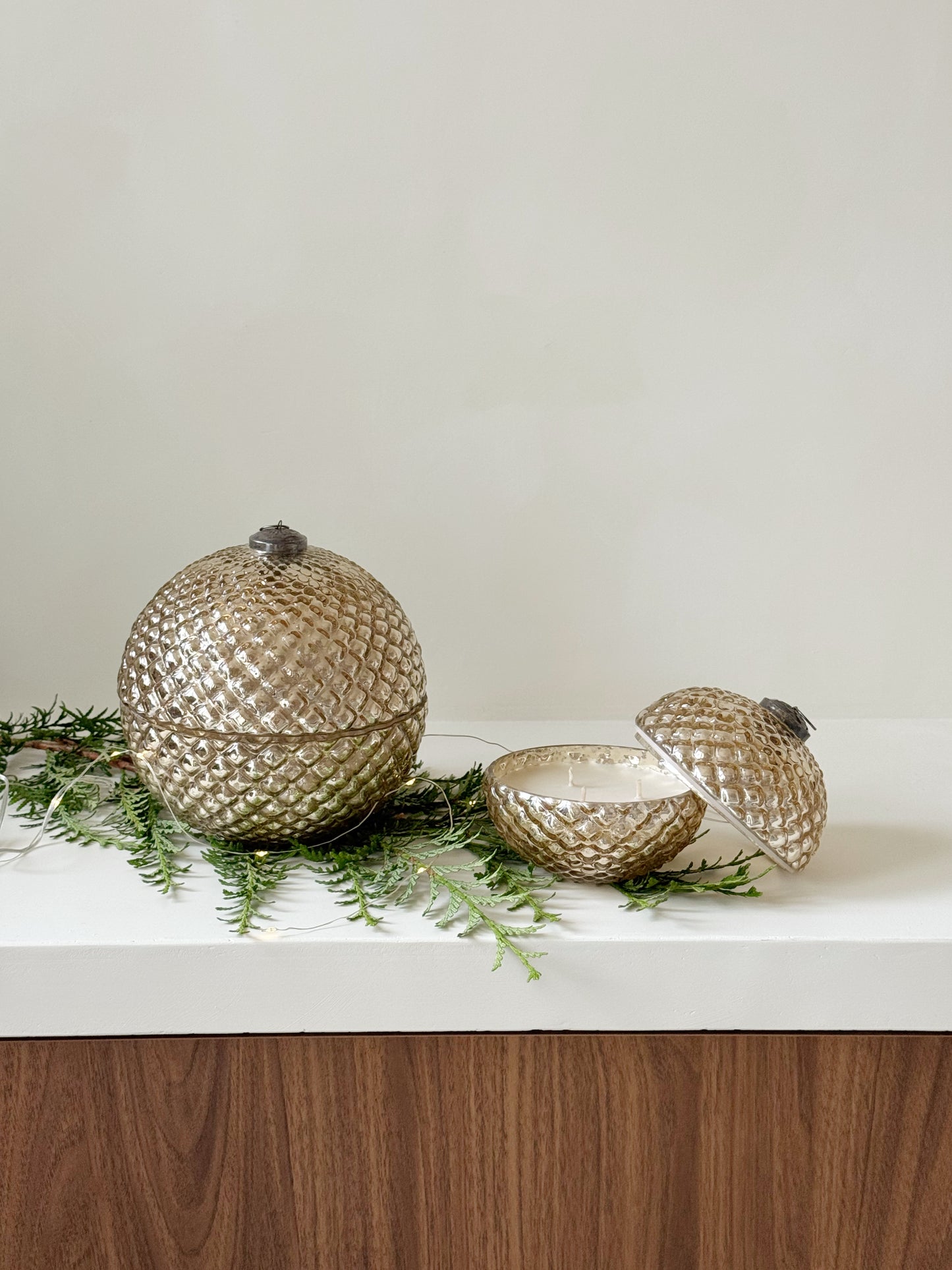 Bougie boule de noël - ÉCAILLES