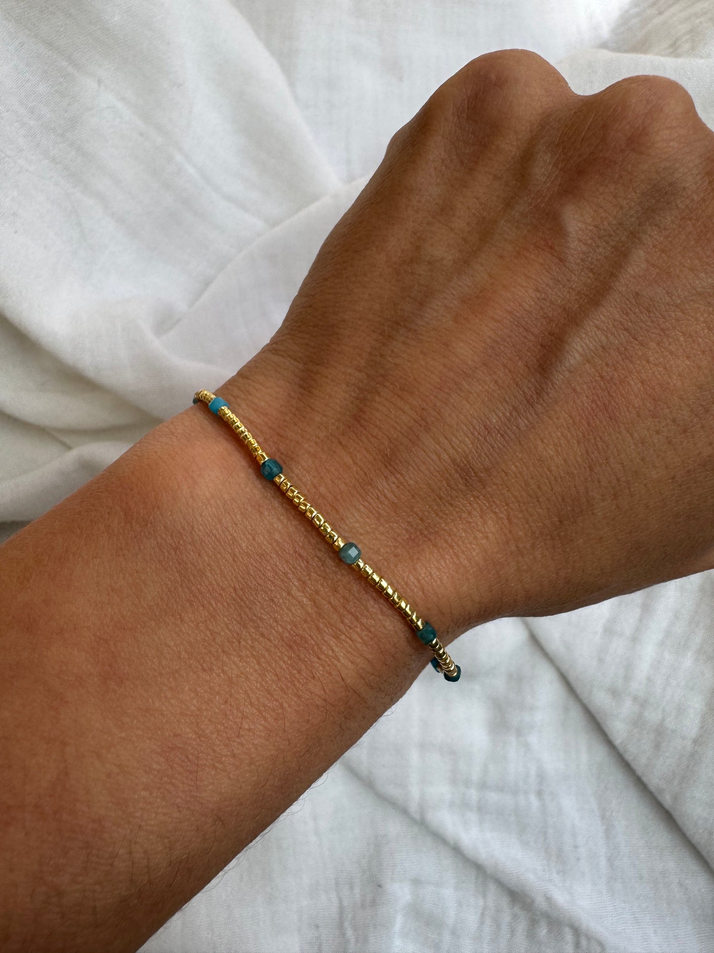 Bracelet doré et bleu, LOU