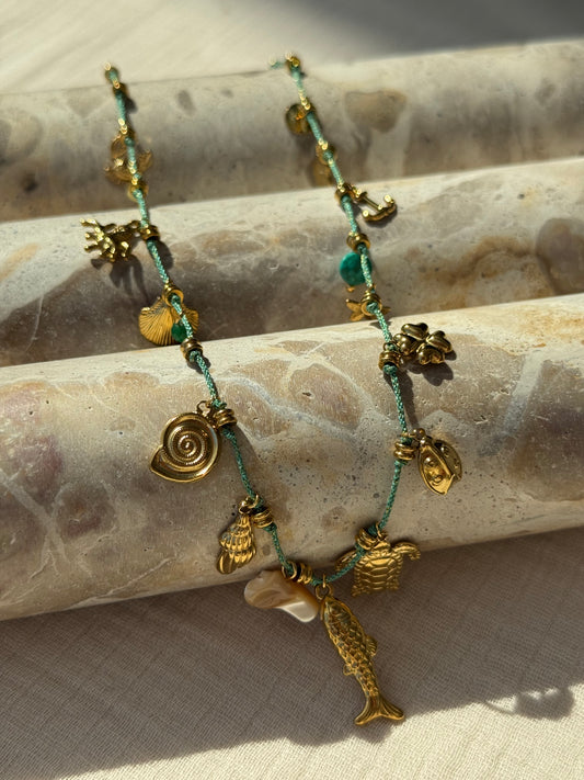 Collier bleu, SUMMER