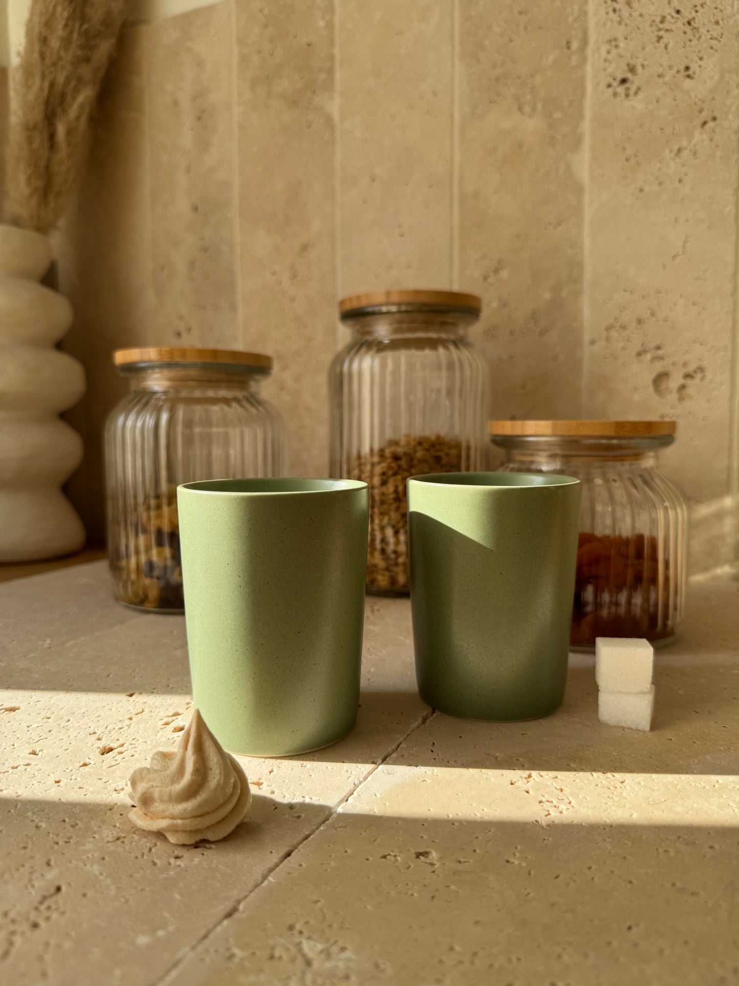 Mug grès vert, MIRA vendu par 2
