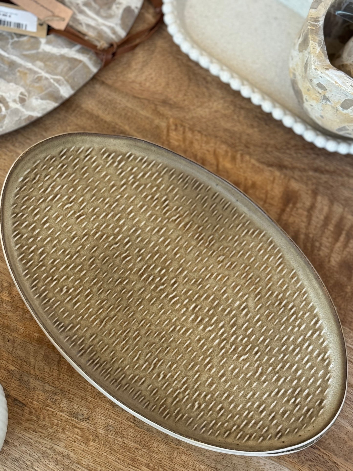 Plat beige, MIKI 33x24 cm