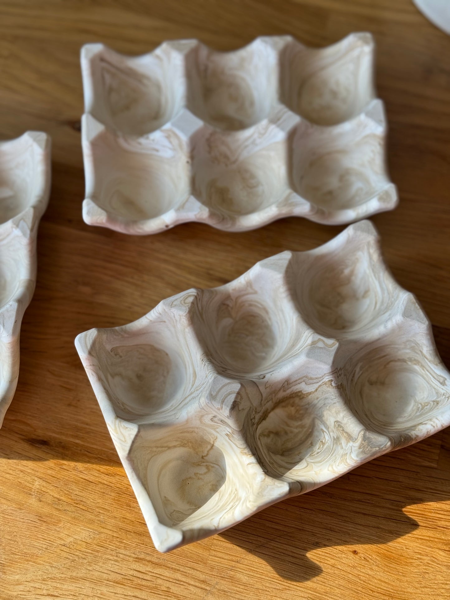 Range-oeufs marbré beige