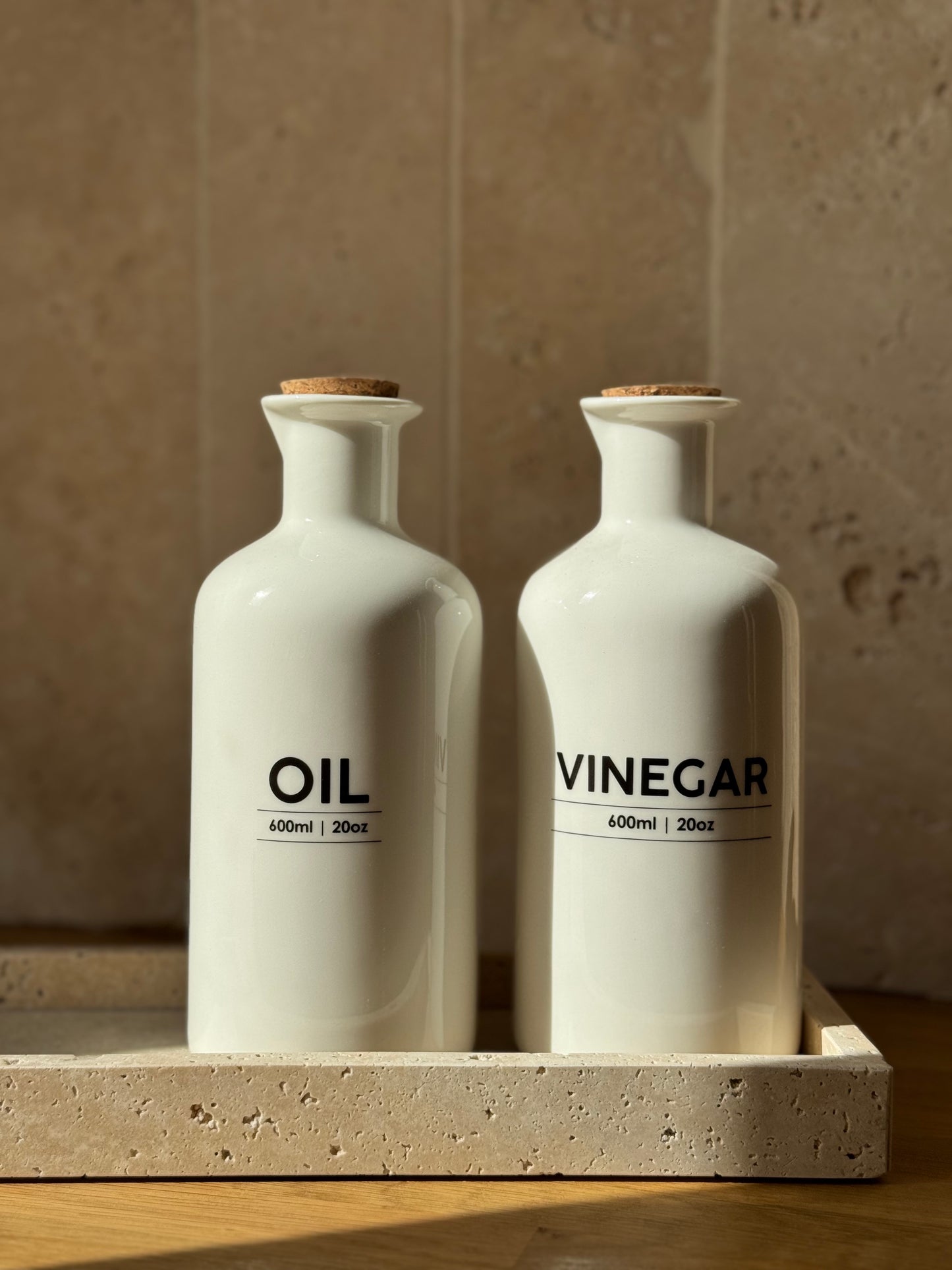 Huilier et vinaigrier en grès