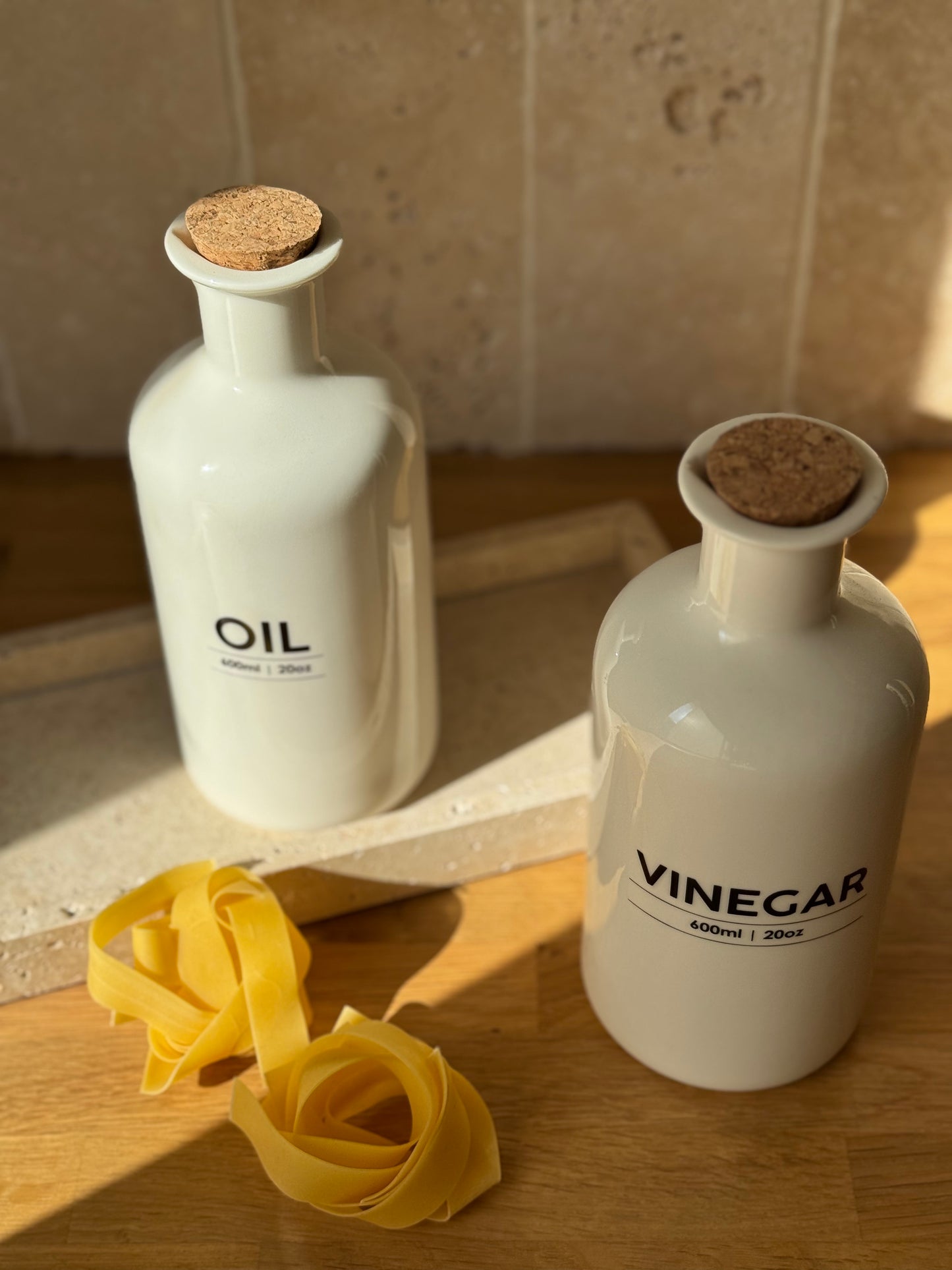 Huilier et vinaigrier en grès