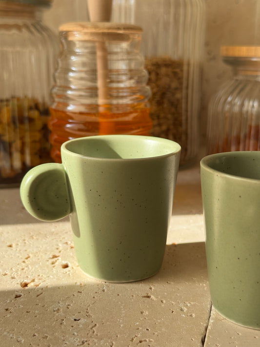 Tasse en céramique vert, CERA vendue par 2