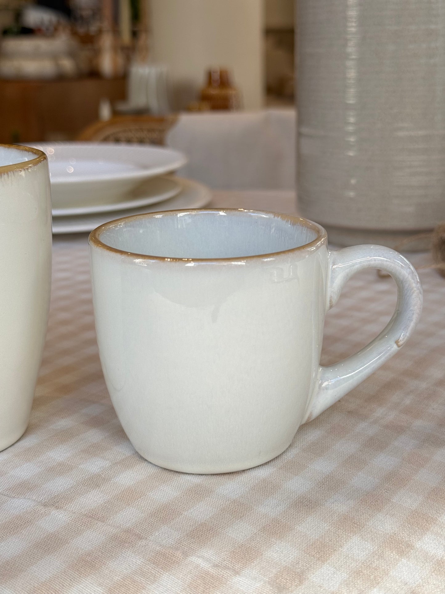 Tasse en grès blanc, ARTI