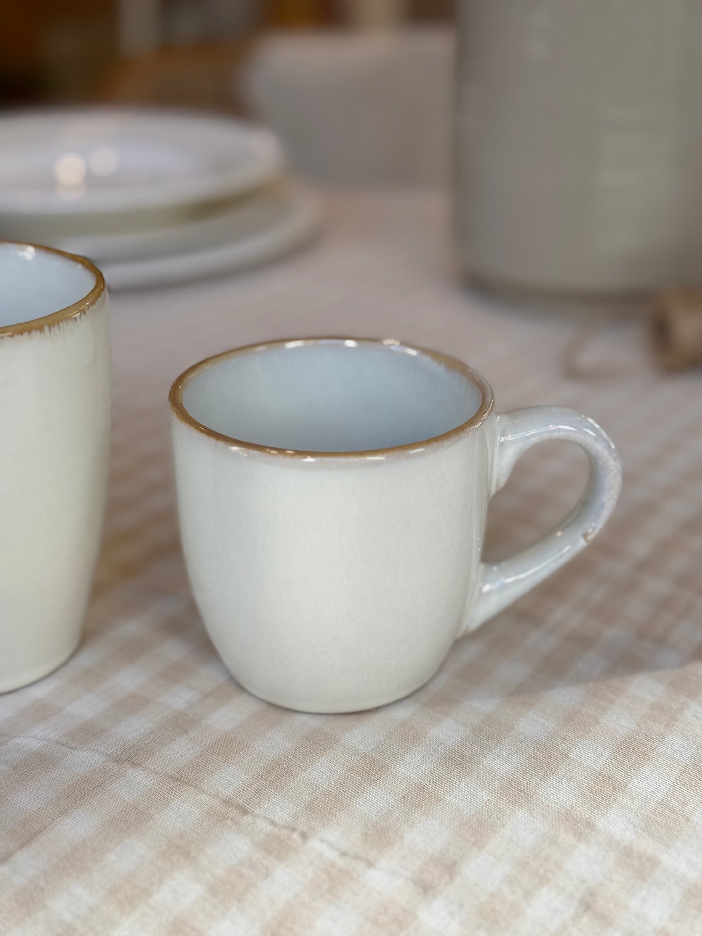 Tasse en grès blanc, ARTI