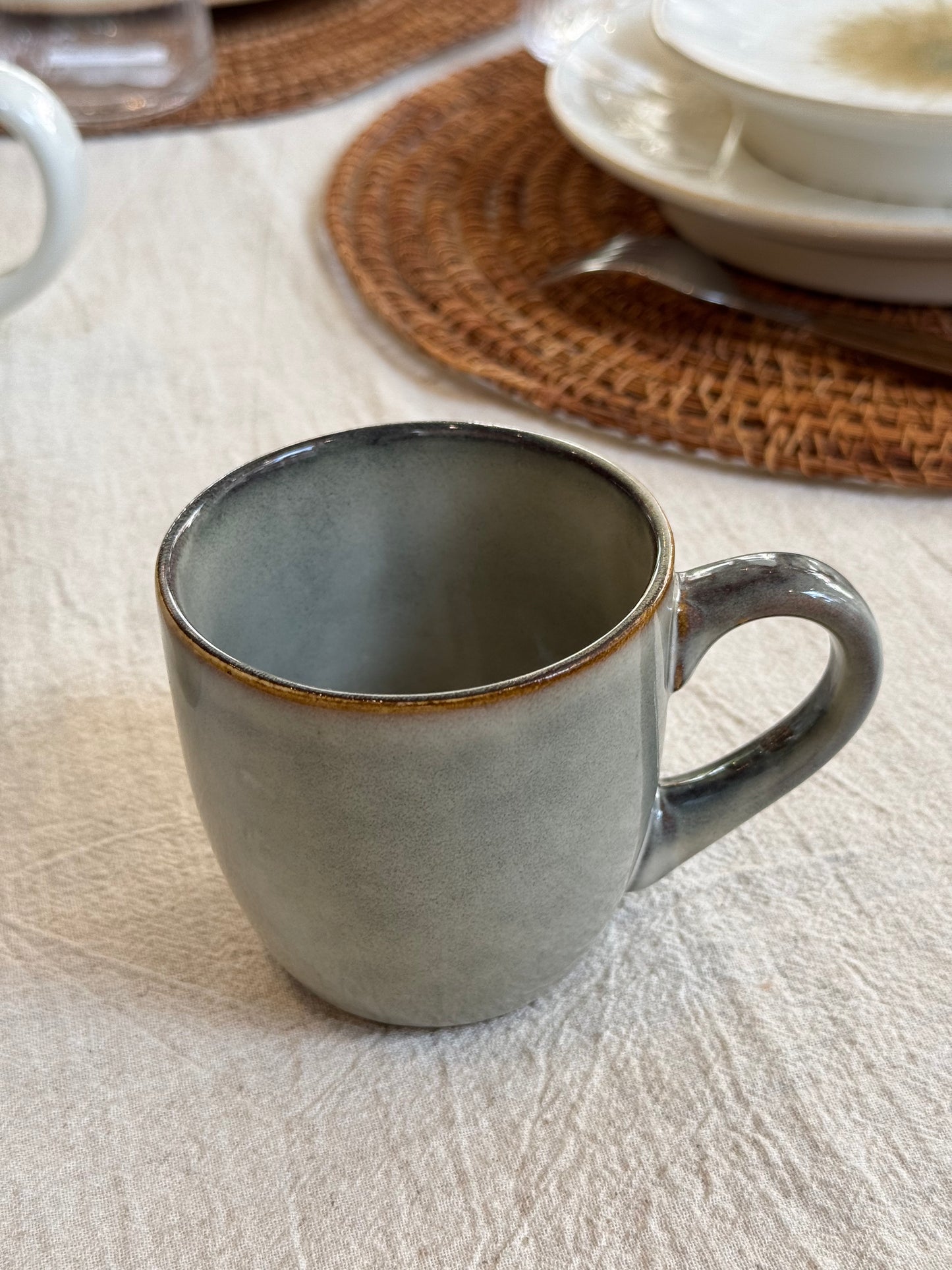 Tasse en grès grise, ARTI