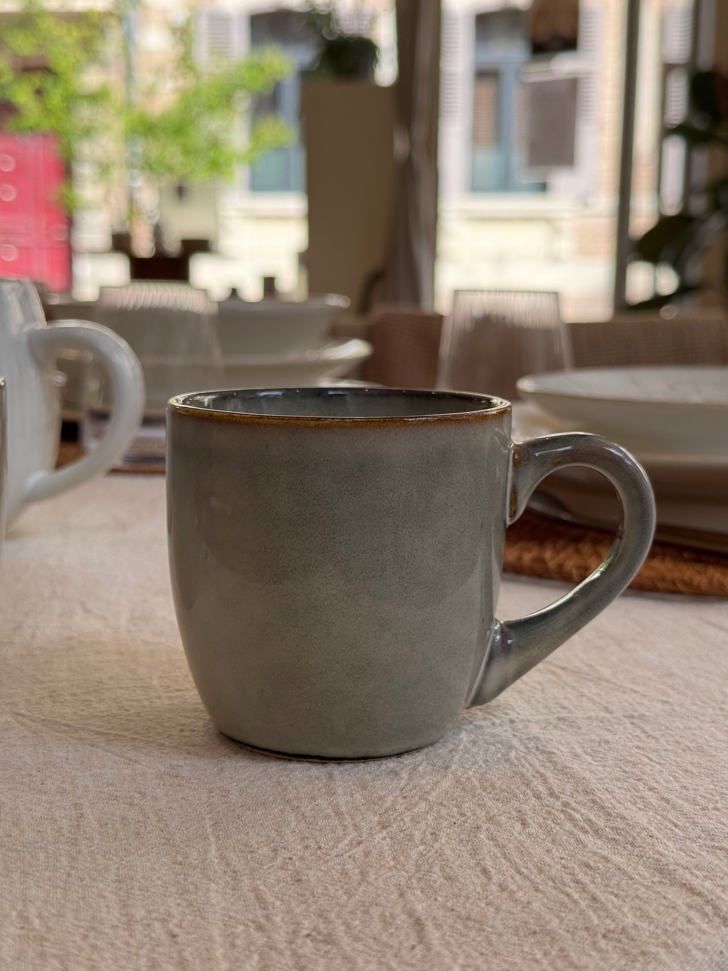 Tasse en grès grise, ARTI