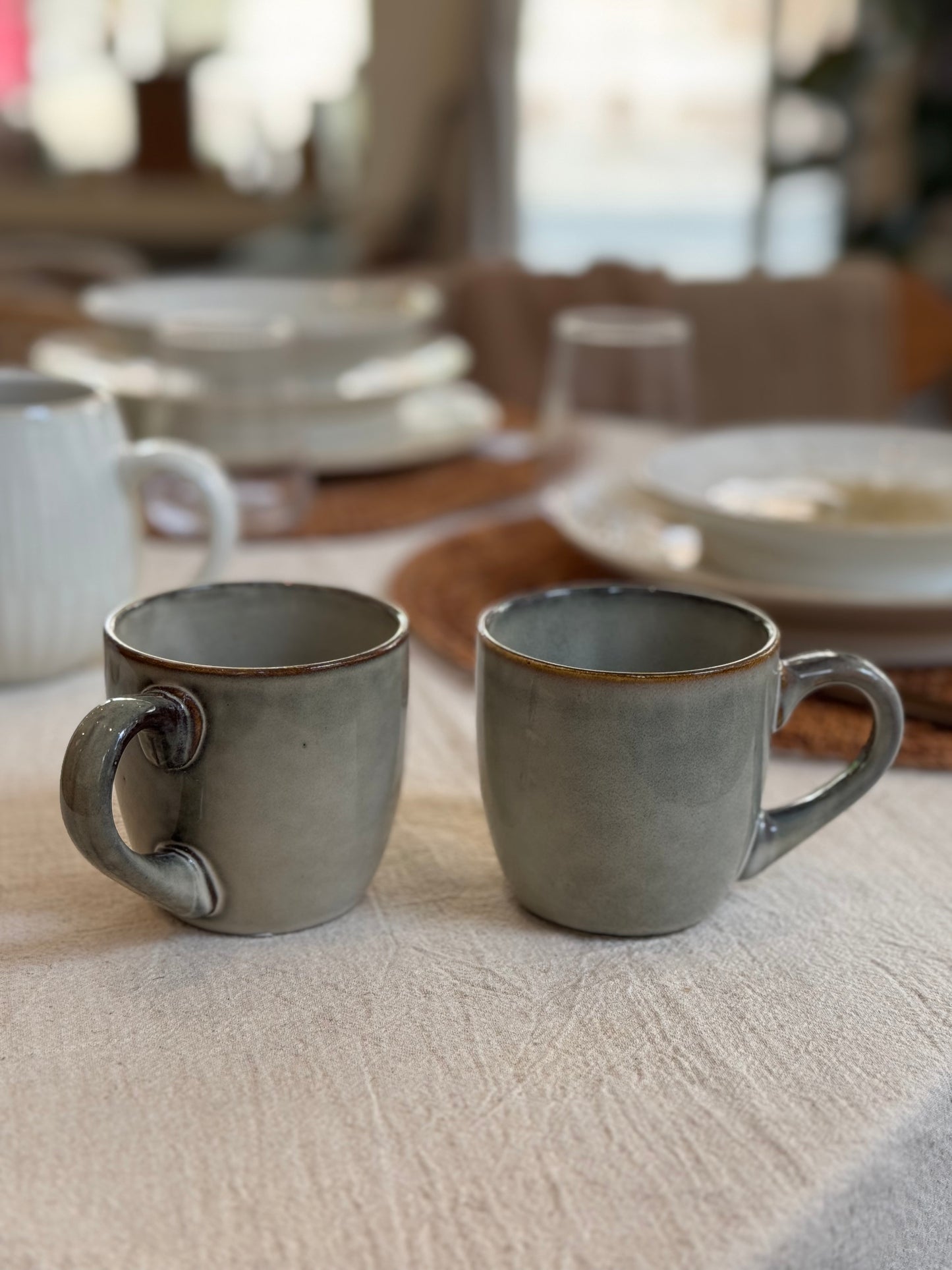 Tasse en grès grise, ARTI